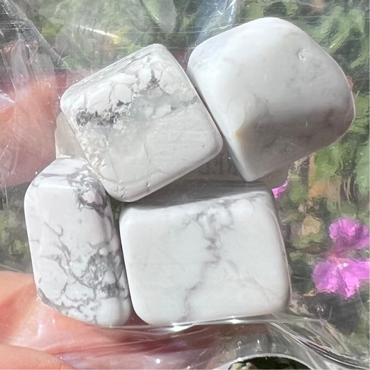 Howlite - Reduces Stress Crystal Pack